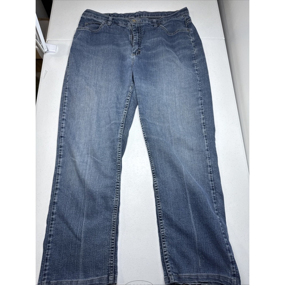 Lee Riders Womens Jeans fits 34*29 Boot Cut Medium Wash Casual Travel